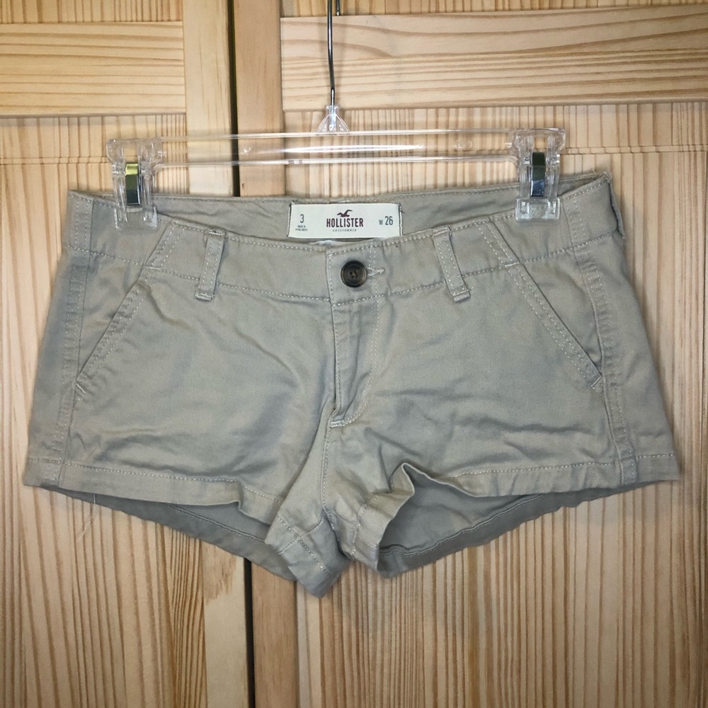 Hollister Khaki Shorts, tan/cream